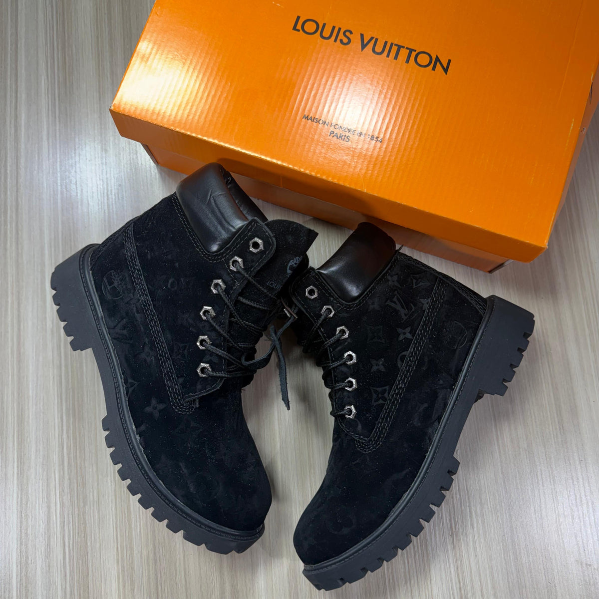 Timberland x Louis Vuitton Negra