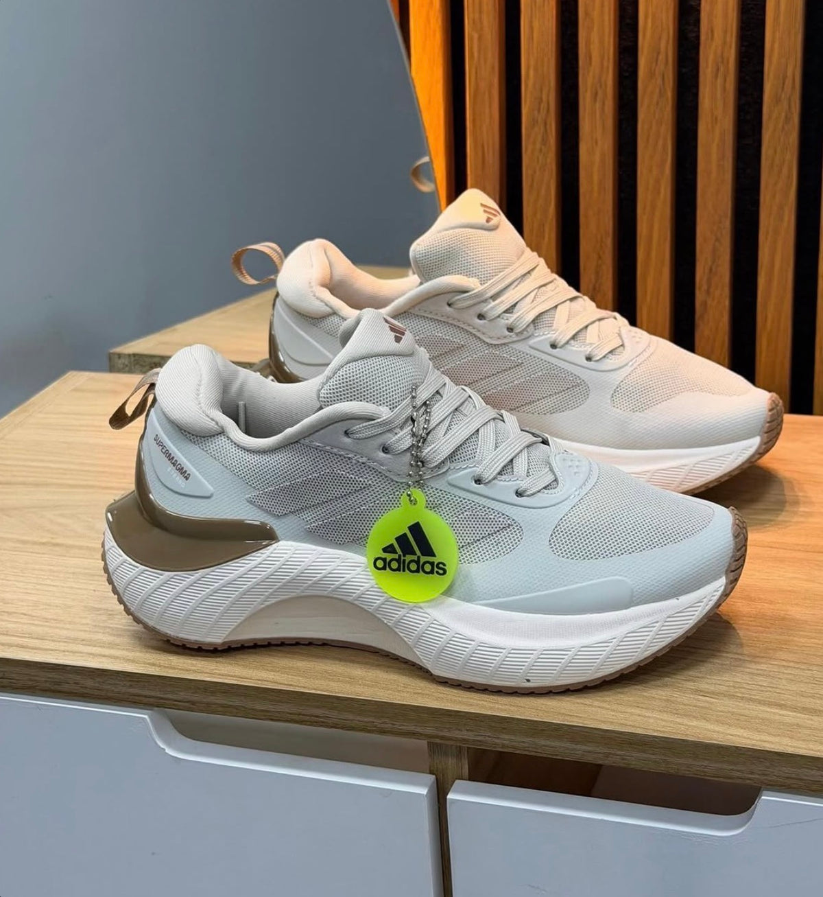 Adidas Super Magna Blanco Beige