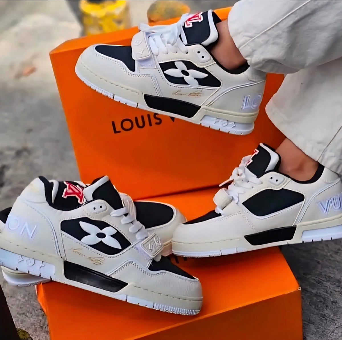 LV Negro Blanco