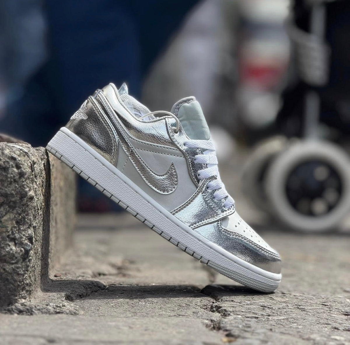 Air Jordan 1 Low Metallic Silver